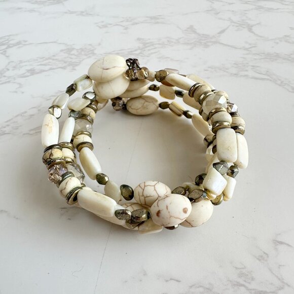 Handmade White & Gold Memory Wire Glass Bead Bracelet - Picture 3 of 8